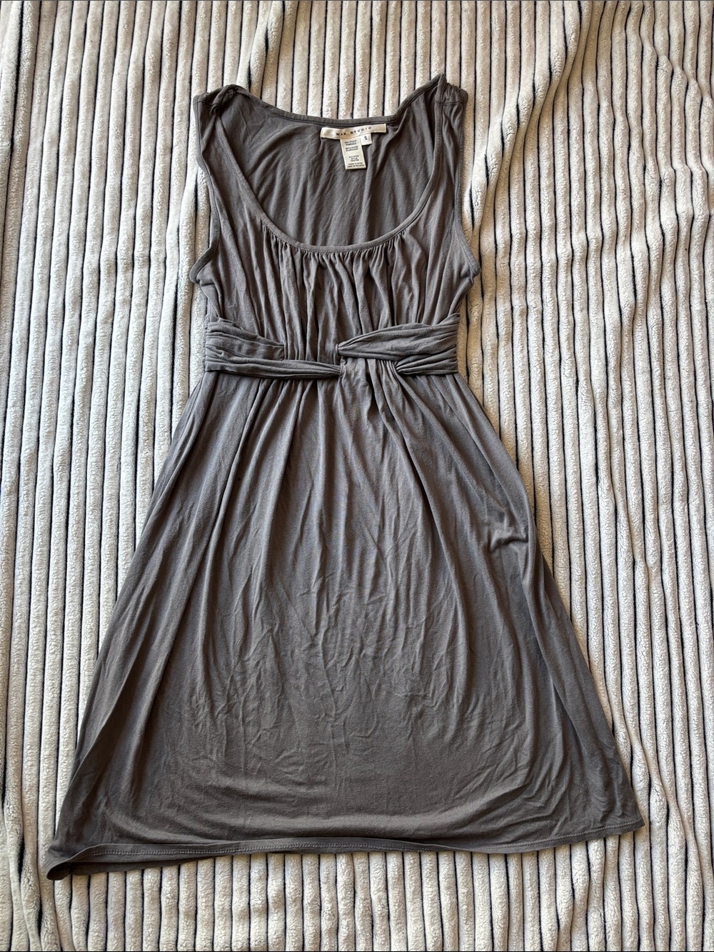 Women's Gray Sleeveless Knit Dress
